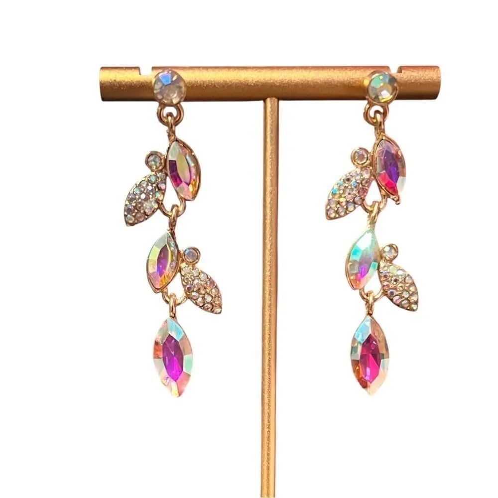 💎2/$30💎 Elegant Iridescent Crystal Leaf Gold Tone Earrings